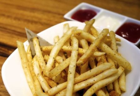 No mojes las papas fritas en el kétchup o mayonesa: terminarás consumiendo casi el doble de calorías imagen-9