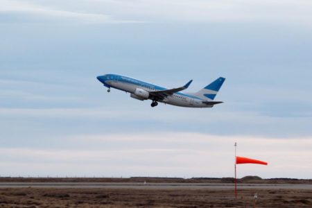 Aerolíneas Argentinas despidió a tres pilotos por el paro del viernes pasado imagen-8