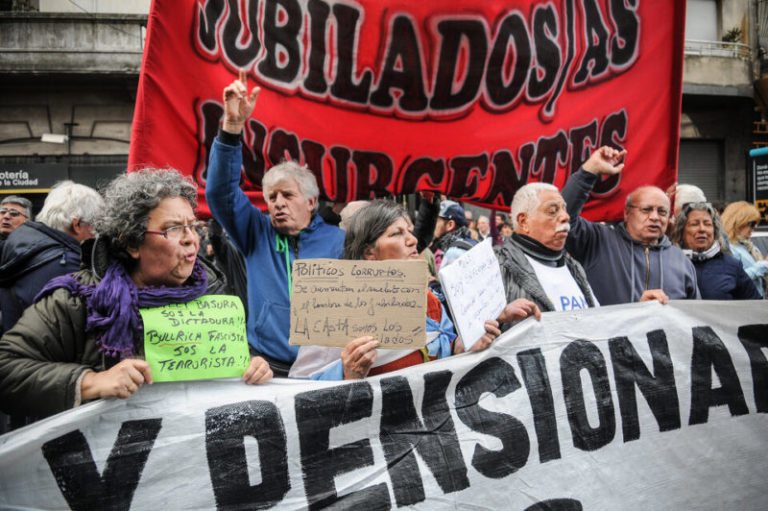 Los jubilados vuelven a las calles contra el veto de Milei imagen-4