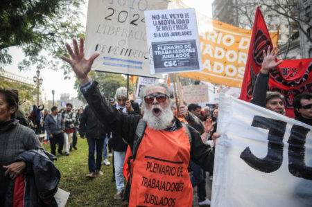 Una gran marcha por los jubilados y contra el veto de Milei imagen-12