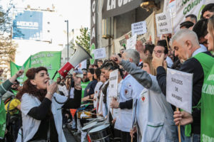 Crece la marcha universitaria en contra del veto de Milei imagen-1