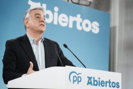 De Andrés denuncia que en Euskadi se "acose" a ertzainas y a miembros del PP mientras el PNV "finge que no pasa nada" imagen-12