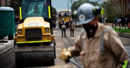 Suspenden temporalmente obras viales en Bogotá por paro de camioneros imagen-11