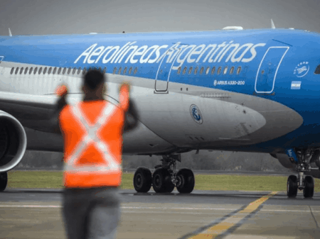 Paro de Aerolíneas, tres despidos de pilotos y amenazas de más cesantías | OberaInside.com.ar La Noticia Junto a VosParo de Aerolíneas, tres despidos ... imagen-7