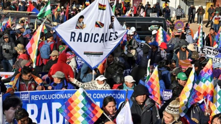 Gobierno de Bolivia informa civiles y policías heridos en marcha convocada por Evo Morales imagen-4