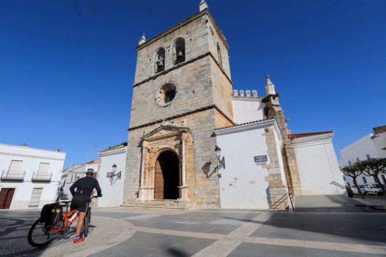 El ministro de Defensa portugués reclama a España que entregue el pueblo de Olivenza (Badajoz) imagen-5