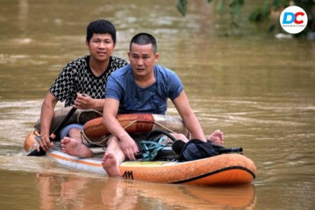 Suben a 141 los muertos por el tifón en Vietnam y rige la alerta por las inundaciones imagen-14