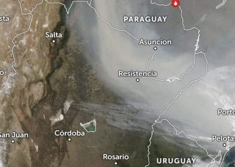 El Servicio Meteorológico Nacional emitió una alerta por una densa nube de humo que afecta a Misiones imagen-4