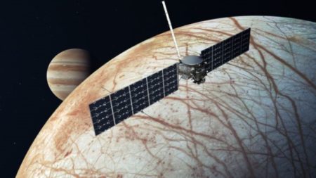 Europa Clipper será lanzado en breve para explorar una luna potencialmente habitable de nuestro sistema solar imagen-14