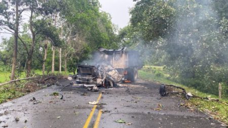 Petro “cierra proceso de paz” con el ELN tras ataque en Puerto Jordán que dejó 2 soldados muertos y 26 heridos imagen-8