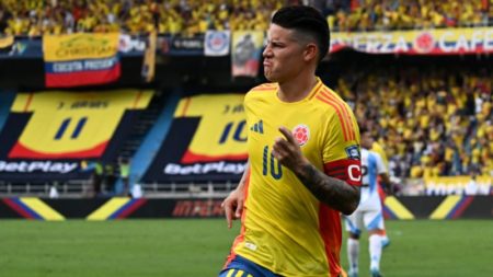 Colombia vence 2-1 a Argentina en Barranquilla con goles de Yerson Mosquera y James Rodríguez imagen-16