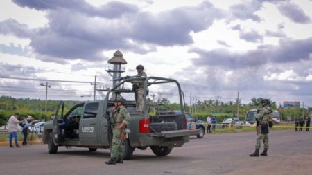 Sube a al menos 81 personas muertas por ola de violencia en Sinaloa desde el 9 de septiembre, según las autoridades imagen-6