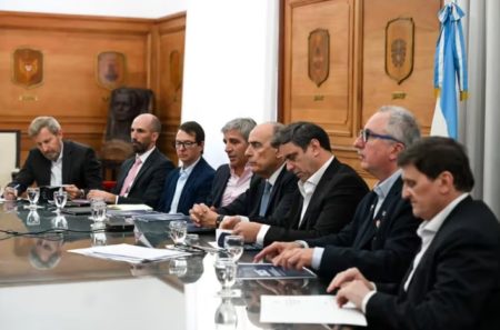 Presupuesto 2025: Guillermo Francos y Caputo se reunieron con Gobernadores y relativizaron el pedido de ajuste de $60 mil millones imagen-9