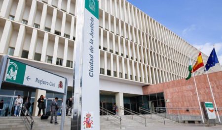 Prisión para el detenido por apuñalar en Málaga a un guardia civil fuera de servicio tras una discusión imagen-8