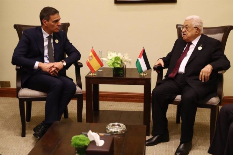 Sánchez recibirá el jueves a Abbas en su primera visita a España desde el reconocimiento de Palestina imagen-4