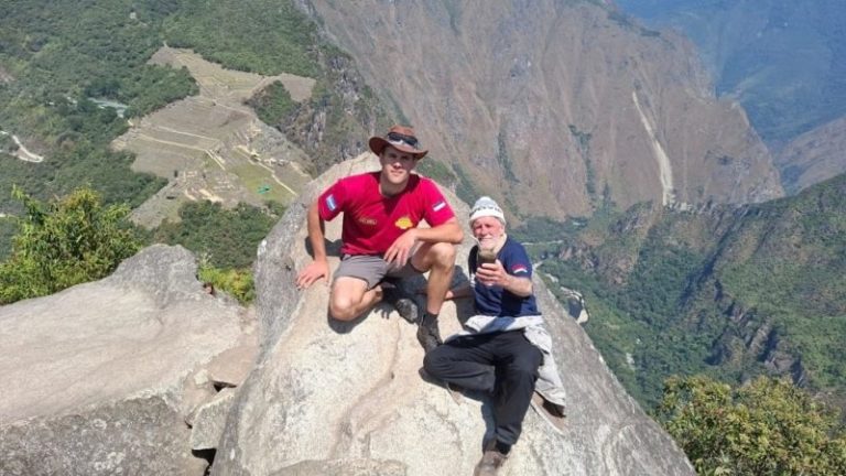 Misioneros recorrieron el milenario legado inca a bordo de un Renault 12 imagen-3