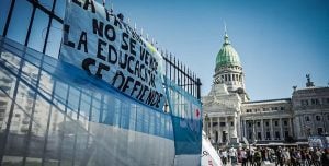 Milei prepara el veto a la ley de financiamiento universitario: la oposición prepara una sesión especial para rechazarlo y convocan a marchas nacionales imagen-9