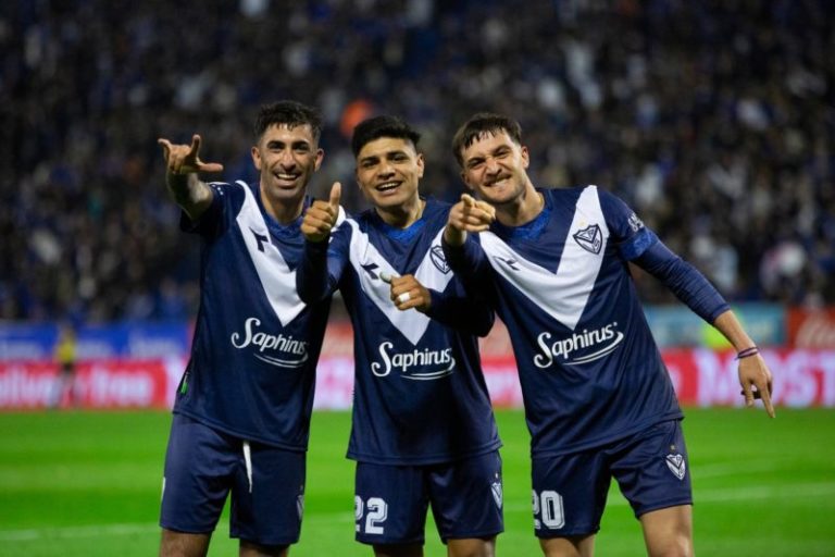 La revolución de Vélez: del 0-5 ante River a lograr increíbles números de campeón y recibir la “bendición” de Carlos Bianchi imagen-4