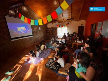 Gran jornada de cine comunitario y aprendizaje en la Filial Oberá de Aldeas Infantiles SOS imagen-10