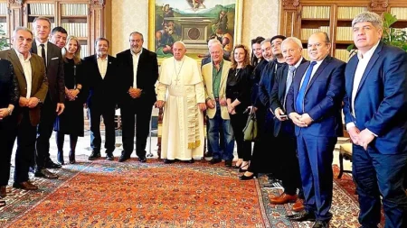 Francisco recibió a Sandra Pettovello y a la CGT en el Vaticano imagen-15