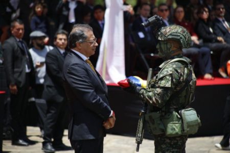 Presidente Petro llamó a la Fuerza Pública a no reprimir manifestaciones contra supuesto golpe de estado imagen-6