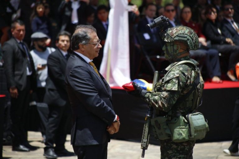 Presidente Petro llamó a la Fuerza Pública a no reprimir manifestaciones contra supuesto golpe de estado imagen-3