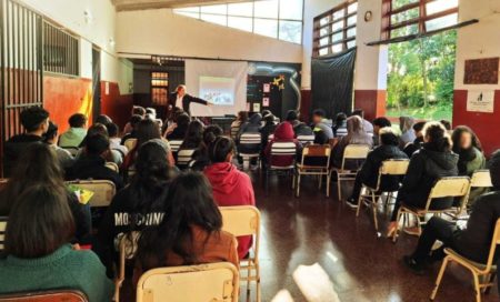 Alumnos del CEP N° 8 de Oberá participaron de un Taller sobre Ciberbullying a cargo de la Policía Comunitaria imagen-9