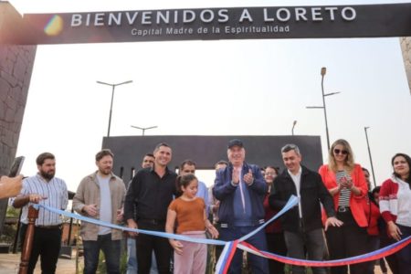 Passalacqua inauguró el portal de acceso y el Centro Cívico de Loreto imagen-10