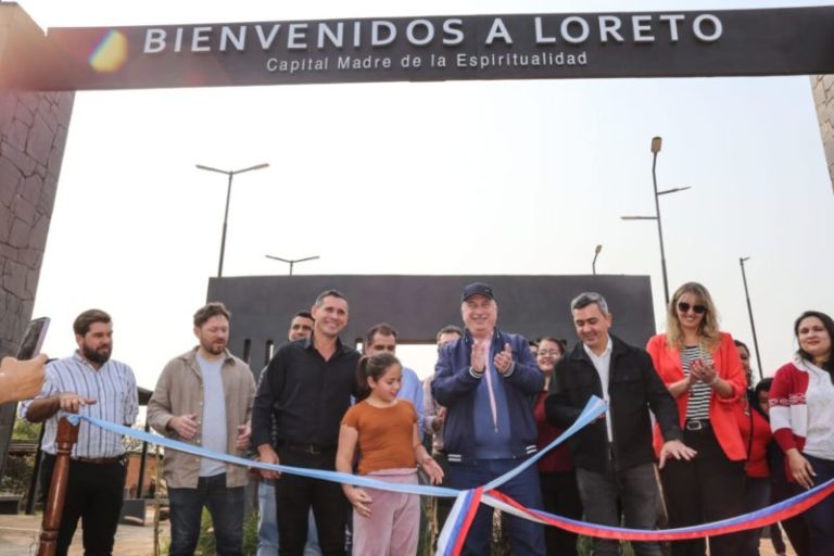 Passalacqua inauguró el portal de acceso y el Centro Cívico de Loreto imagen-4