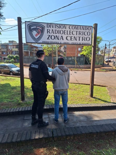 La policía detuvo a un hombre con pedido de detención por tentativa de robo a una vivienda de la zona centro imagen-12