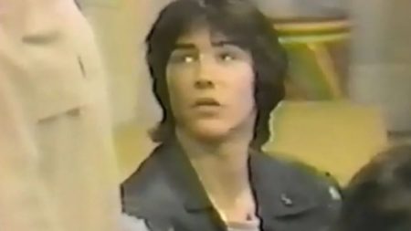 Hace 40 años dio sus primeros pasos como actor, hoy todo el mundo lo conoce. ¿Reconociste a este joven actor en su primer papel? imagen-15