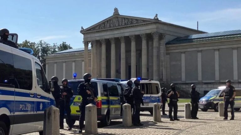 Policía mata a un hombre armado cerca del consulado de Israel en Munich en el aniversario del atentado terrorista de 1972 imagen-4