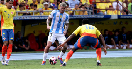 En un partido polémico, Argentina cayó ante Colombia imagen-11