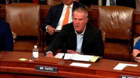 Diagnostican con la enfermedad de Parkinson a Brett Favre, miembro del Salón de la Fama del Fútbol Americano imagen-10