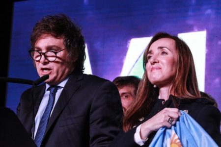 🔴 En vivo. Sin Villarruel, Milei lanza LLA a nivel nacional imagen-9