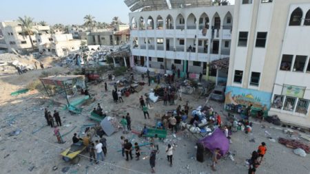 “Ya no estudiamos”. Los niños de Gaza pierden la escuela, ya que la guerra de Israel interrumpe un año de educación imagen-15