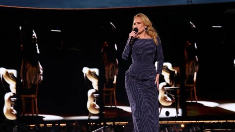 Adele dice que tiene la intención de "tomarse un descanso largo" después del final de su residencia en Las Vegas imagen-3