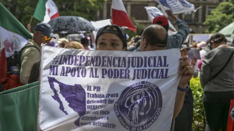 Una jueza ordena suspender la discusión de la reforma al Poder Judicial en México; Morena dice que la resolución es "improcedente" imagen-3