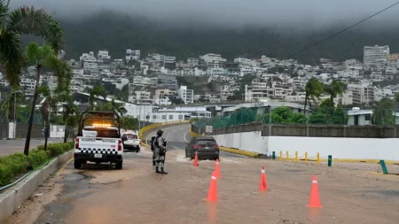 John, un huracán "zombi", recupera fuerza en el Pacífico cerca de México: dónde está y a dónde se dirige imagen-9