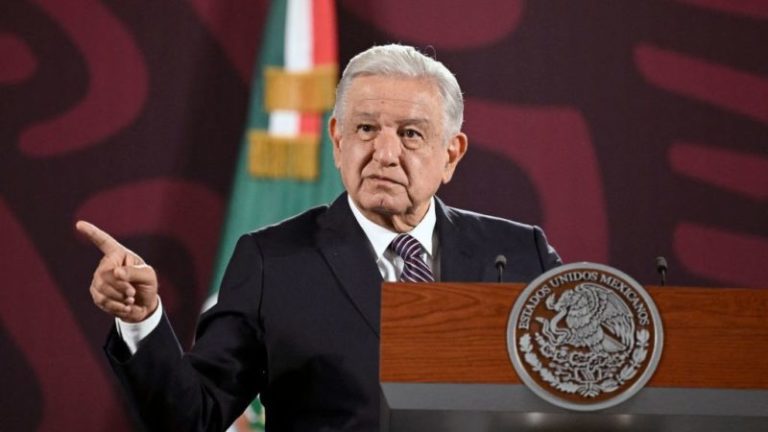 AMLO brinda su última mañanera: "Me voy muy contento porque voy a entregar la banda presidencial a una mujer excepcional" imagen-3