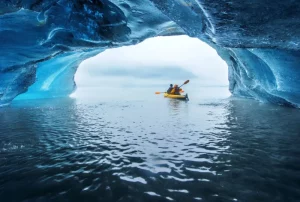 Los turistas se apresuran a ver los glaciares antes de que desaparezcan, pero los viajes se están volviendo mortales imagen-1