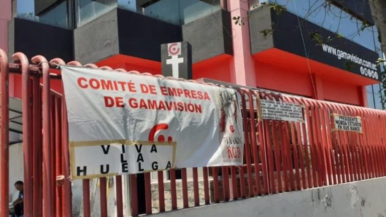 "Aquí nos mantendremos”: trabajadores de Gamavisión en Ecuador siguen la vigilia dentro del canal tras suspensión temporal de huelga imagen-4