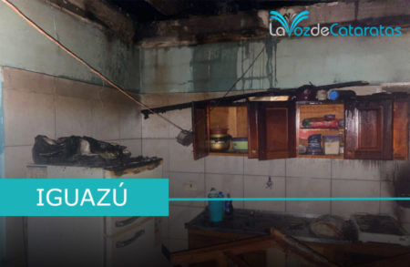 Bomberos controlan incendio en una vivienda del barrio Orquídeas imagen-15