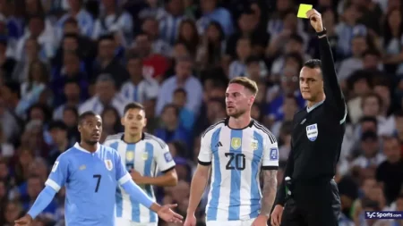 Las cinco figuras de la Selección Argentina que están al límite de tarjetas amarillas - TyC Sports imagen-13