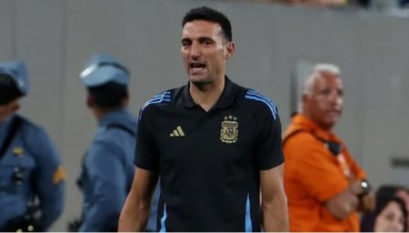 Scaloni fue nominado al Balón de Oro como mejor entrenador del mundo imagen-9