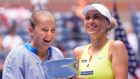 Esta tenista asistiría a su boda, pero ganar el título de dobles femenino del US Open cambió sus planes imagen-13