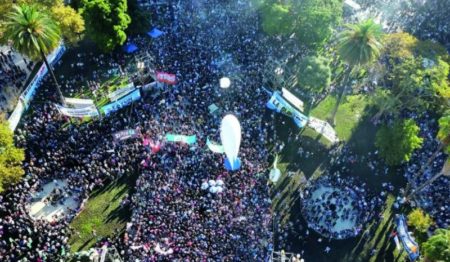 Los gremios universitarios anticiparon que habrá movilizaciones contra el veto de Milei imagen-15