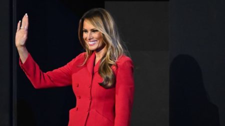 Melania Trump vuelve a plantear interrogantes sobre el tiroteo en Butler mientras relata los momentos en que se enteró de los intentos de magnicidio imagen-8