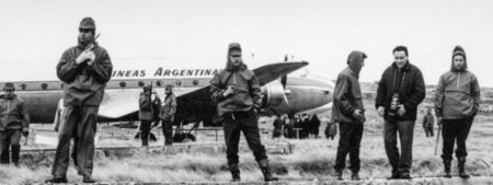 La Operación Cóndor, el día que los peronistas “tomaron” Malvinas imagen-7