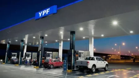 YPF anunció que el precio del combustible en Argentina bajará un 3% imagen-7